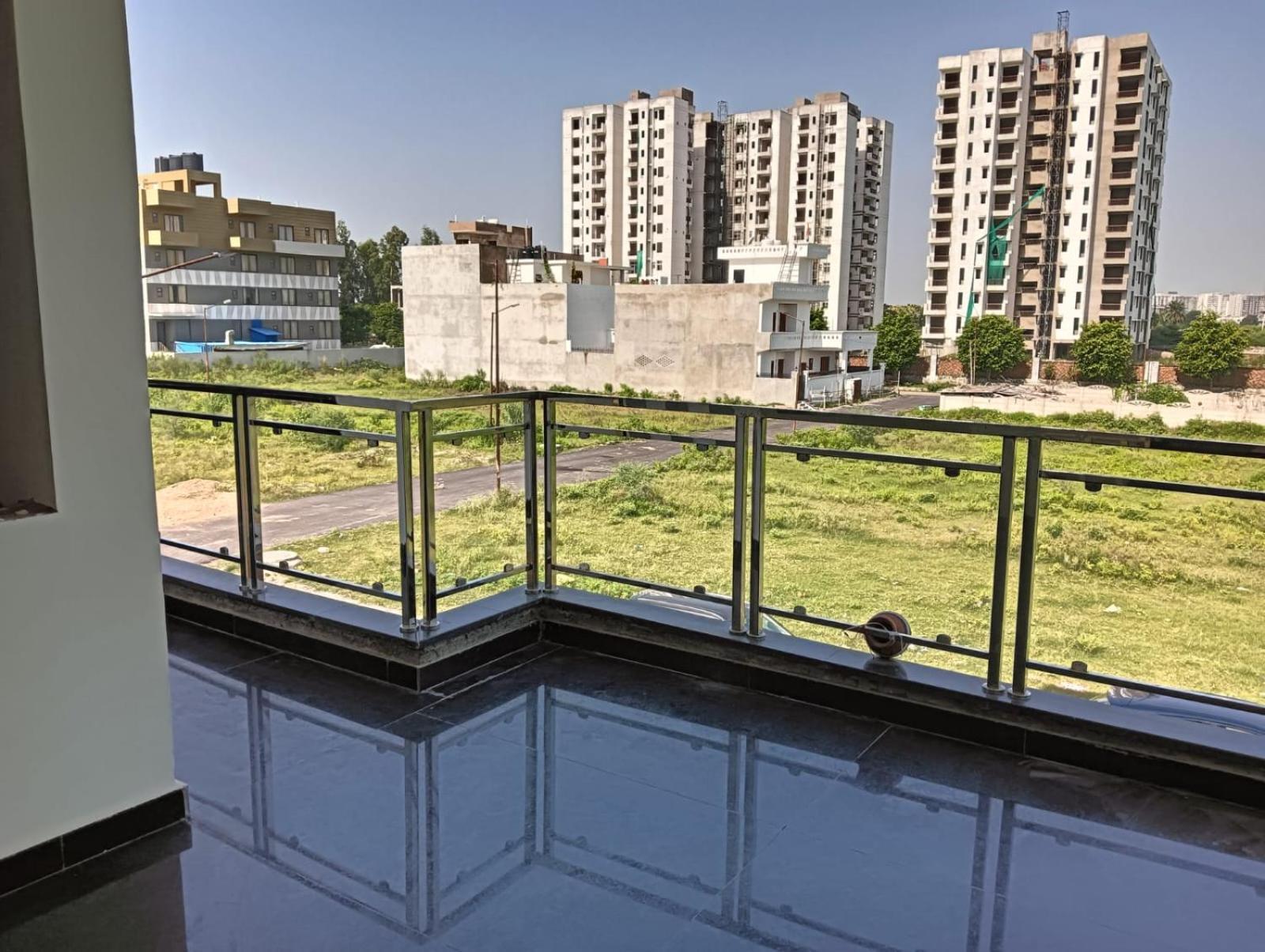 Atulyam Stays Sushant Golf City Lucknow Esterno foto